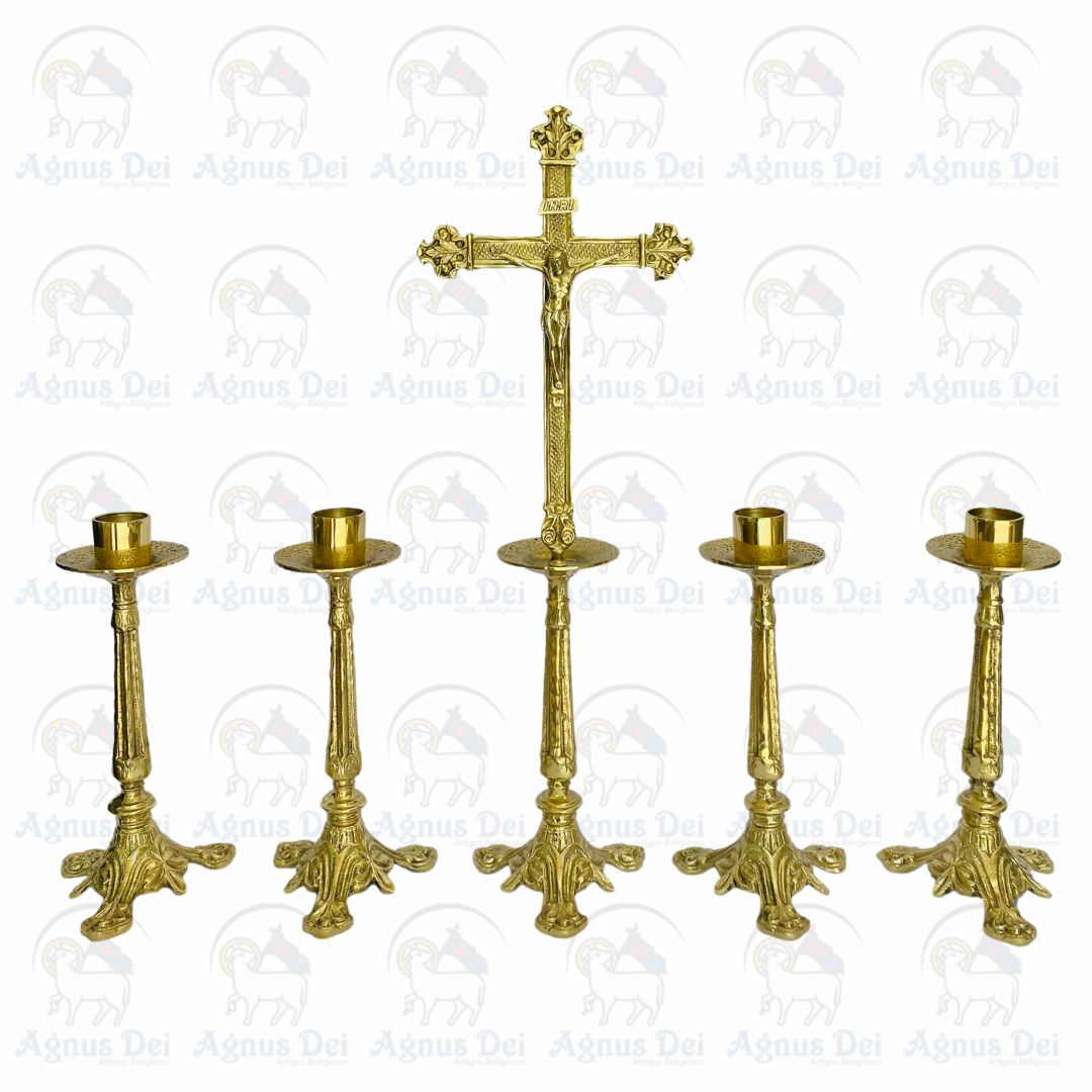 Conjunto Castiçal e Crucifixo de Mesa Pé Flor de Liz