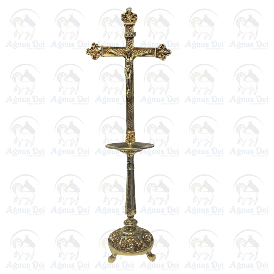 Conjunto de Castiçais com Crucifixo de mesa